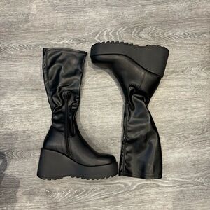 STEVE MADDEN DUKE 30 BLACK KNEE HIGH PLATFORM BOOTS